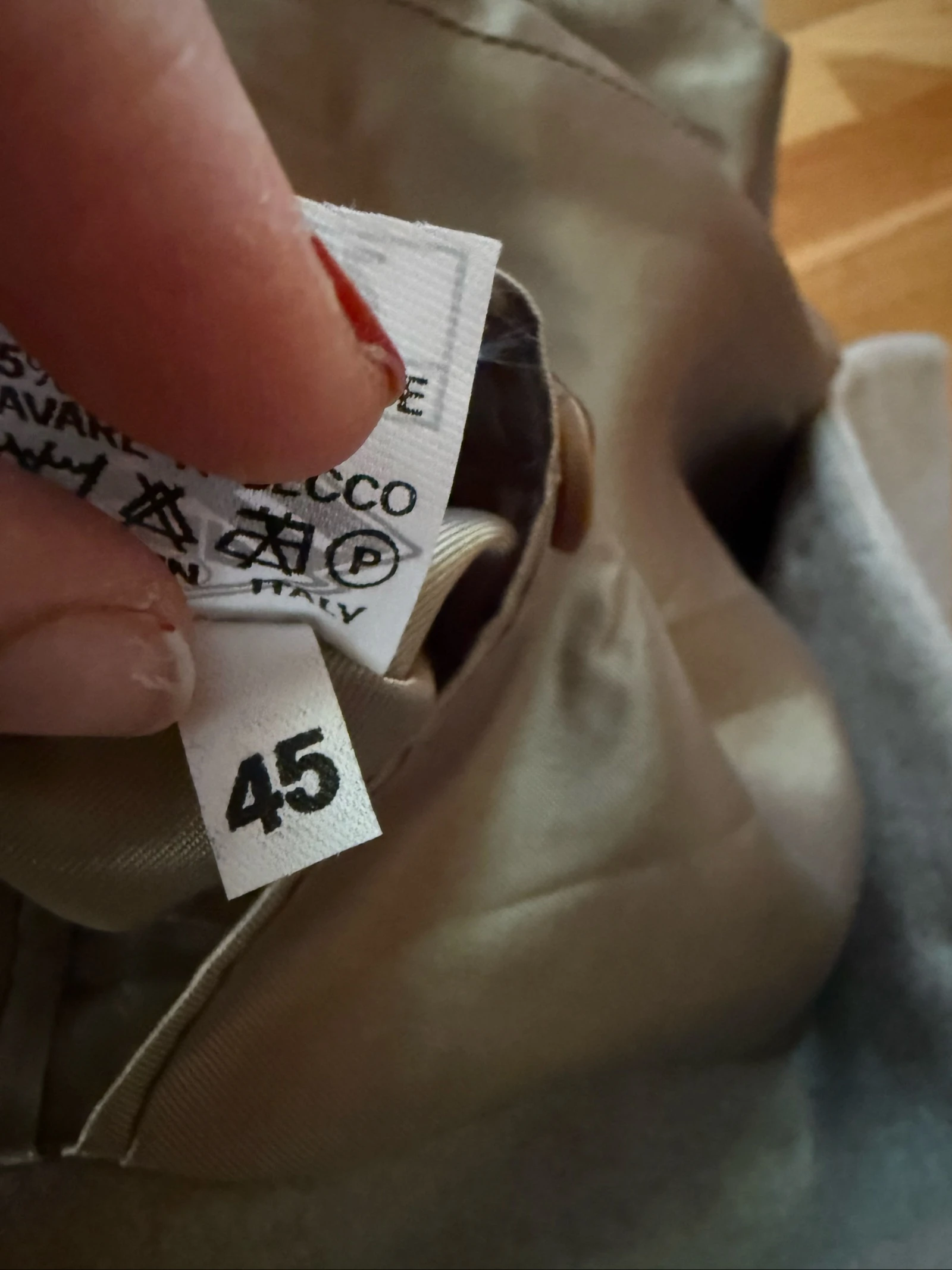 Chaqueta vintage, talla 52 italiana, nunca usada. Los bolsillos delanteros todavía están cosidos, sin embargo, hay algunas imperfecciones – photo 6